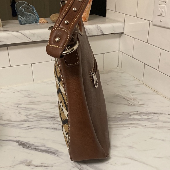 Attractive Montanawest Southwest Design Shoulder Bag - Camel Brown - Picture 3 of 10